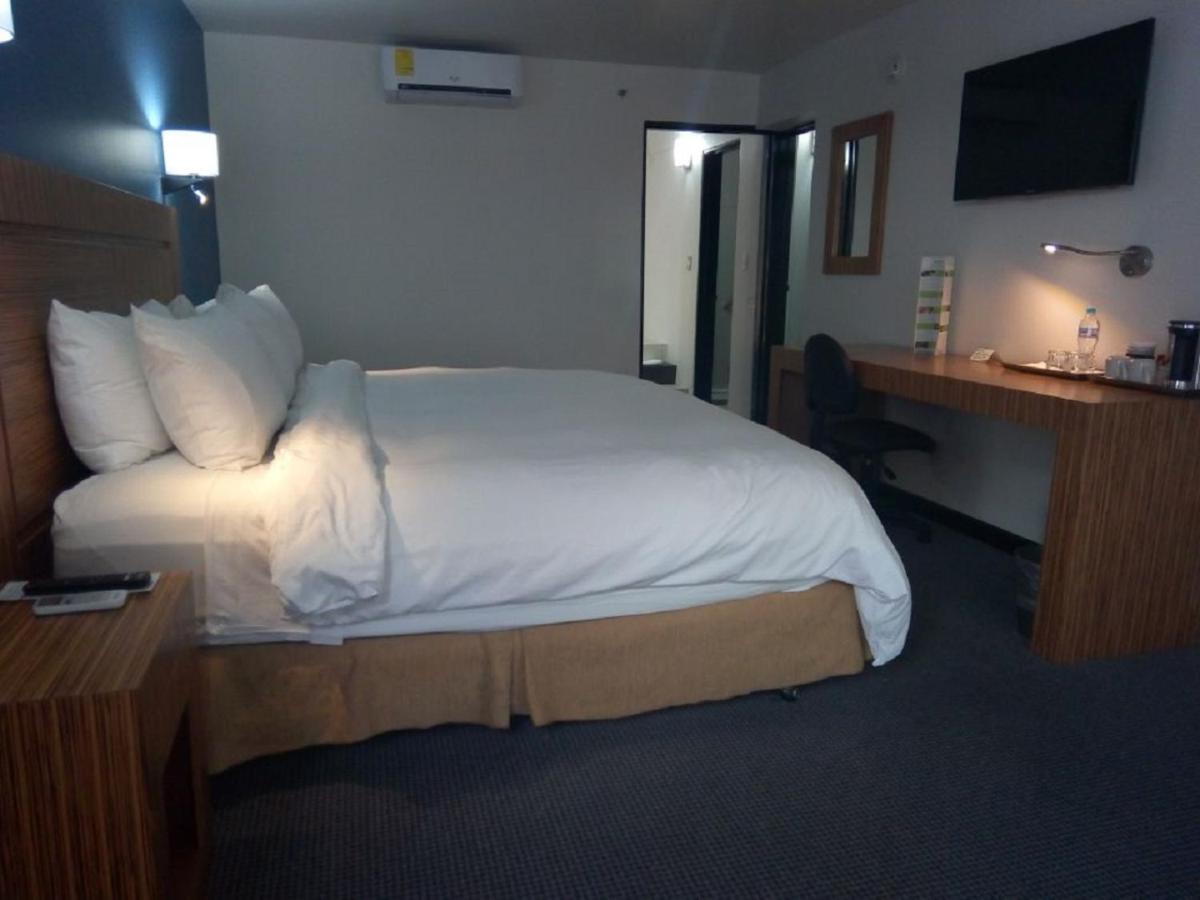 Radisson Hotel & Convention Center Toluca Zewnętrze zdjęcie